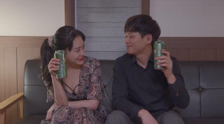 sex trung mông to Mối quan hệ kinh doanh của vợ